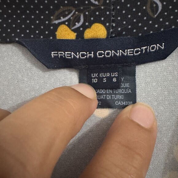 French Connection Size 6 V-Neck Tie Waist Day Dress Ditsy Blue Yellow NWT $118 - Picture 6 of 6